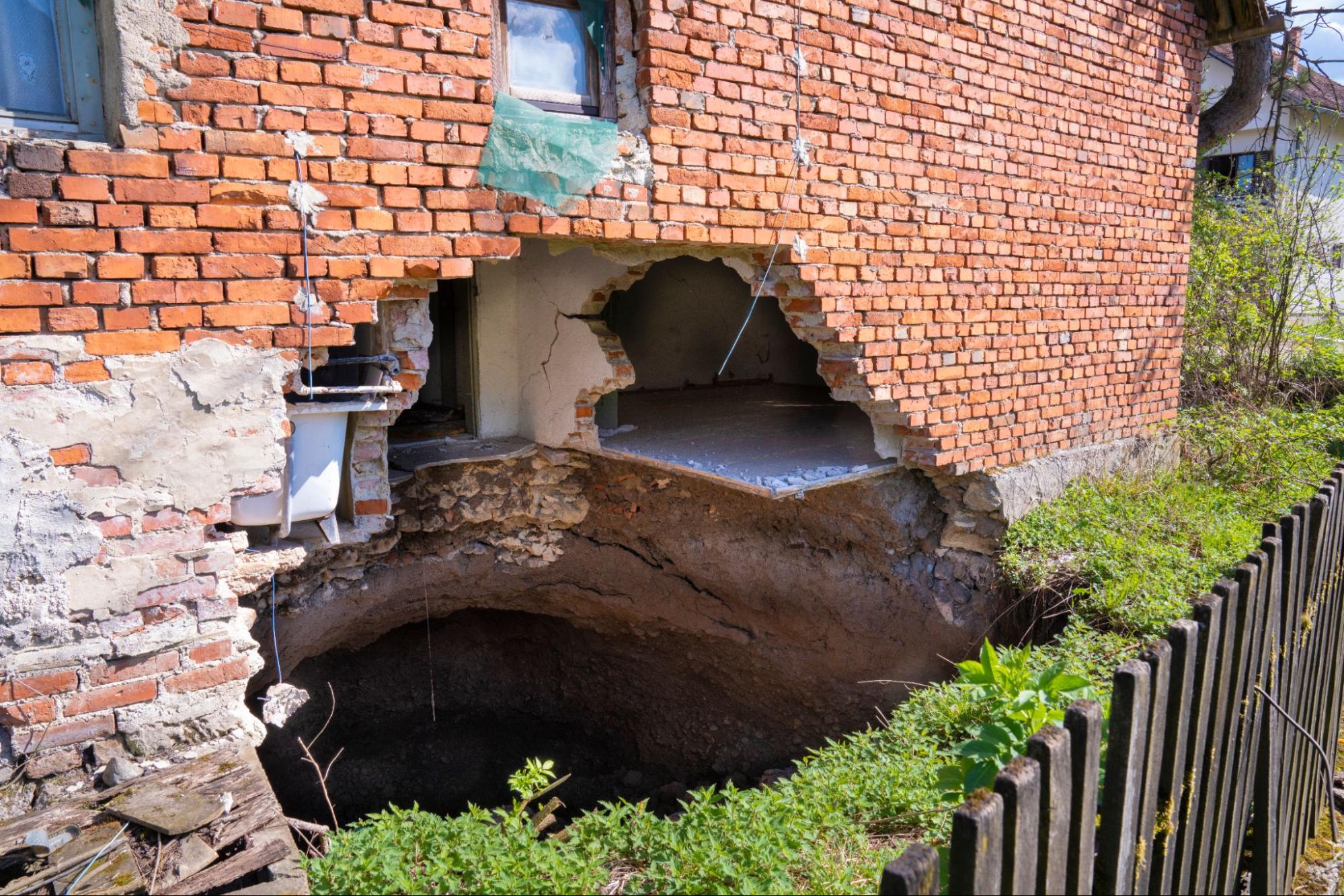 How to Sell Your Sinkhole House in Las Vegas