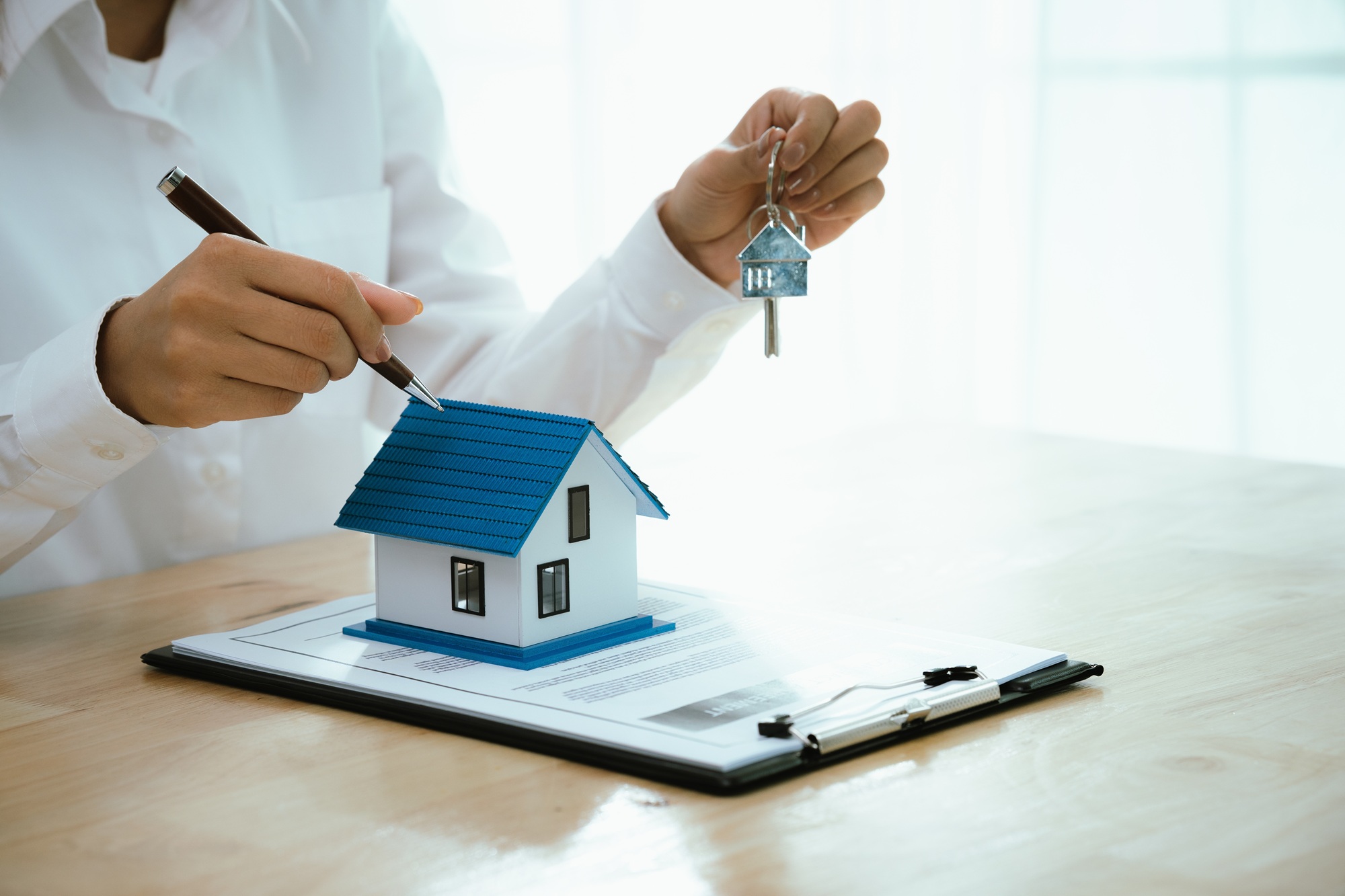 Why Owners of Hard-to-Explain Properties Often End Up Choosing Simpler Sale Options